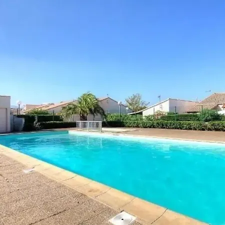 Maison Dans Avec Piscine 3 *