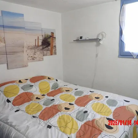 Holiday home Maison Dans Avec Piscine 3