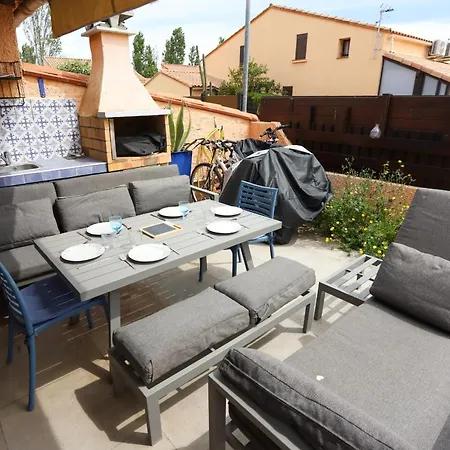 Maison Dans Avec Piscine 3 *